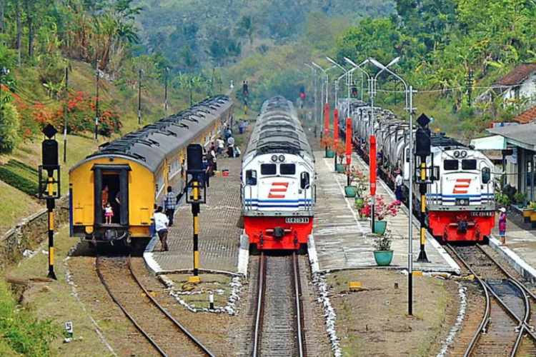 Rekrutmen KAI 2025: Untuk Lulusan SMA Hingga S1, Lengkap dengan Syarat, Formasi, dan Cara Registrasi