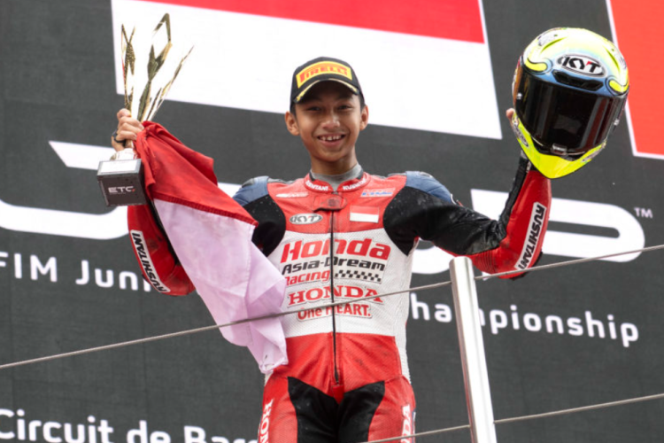Profil dan Biodata Kiandra Ramadhipa, Pembalap Muda Indonesia yang Sukses Juara di Circuit de Barcelona Catalunya