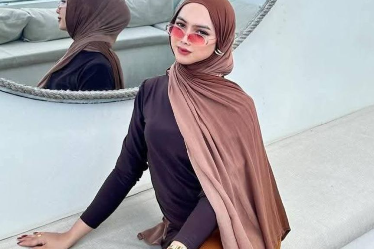 Terbongkar! MUA Cantik Dea Alias Deni Ternyata Laki-Laki, Sudah Memakan Banyak Korban