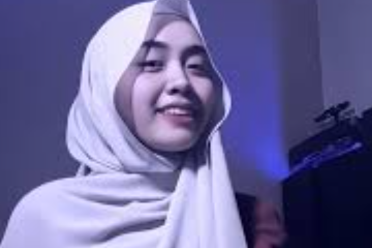 Heboh! Video Anniesleh Viral Media Sosial, Selebtok yang Bikin Kaum Adam Ketar-Ketir