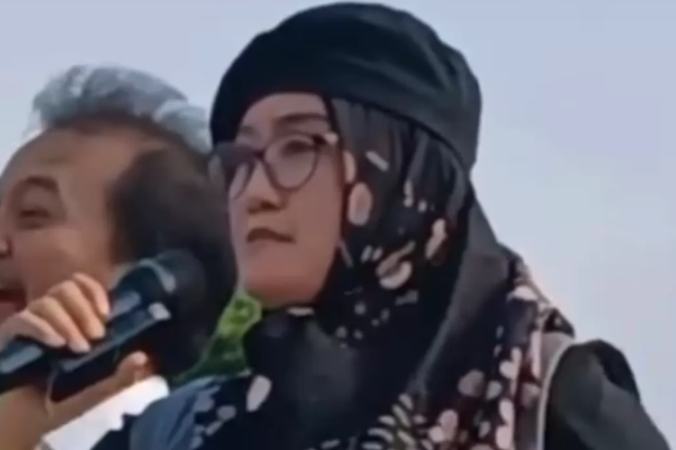 Siapa Wuri Baret? Aktivis Politik yang Tuai Kecaman Warganet Usai Orasi Kurang Pantas Seret Nama Jokowi