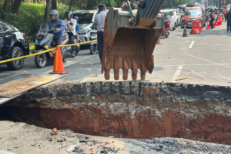 Dinas SDA Buka Jalur Alternatif Jalan Lenteng Agung Raya, Imbas dari Perbaikan Saluran Bawah Tanah