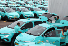 LAKA BERUNTUN! Taksi Listrik Green SM Tertemper di Perlintasan KRL, 14 Orang Meninggal Dunia